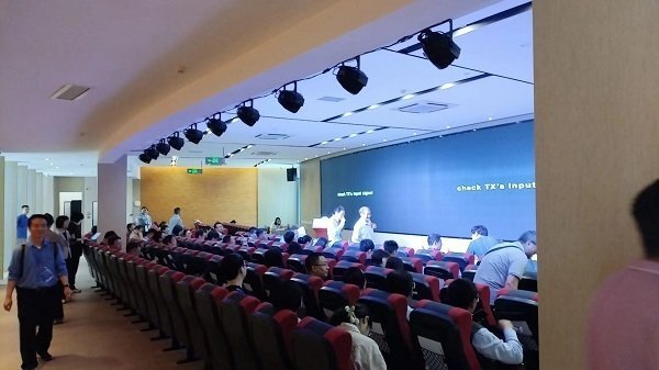 光谷薄膜與各學(xué)者共同探討大學(xué)物理發(fā)展和創(chuàng)新路徑 光谷薄膜與各學(xué)者共同探討大學(xué)物理發(fā)展和創(chuàng)新路徑